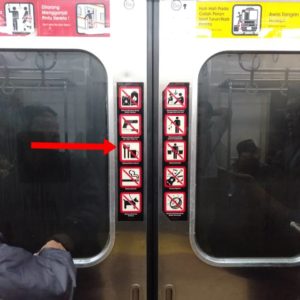 simbol tanda dilarang makan dan minum di commuter line